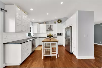 2134 E 3000 N, Layton, UT 84040 - Photo 10