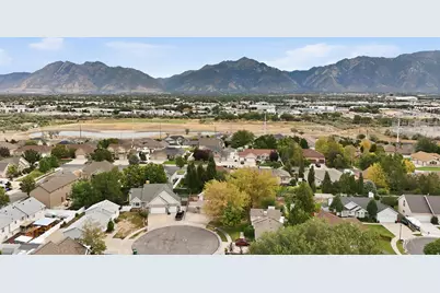 1041 W Covewood Pl, West Jordan, UT 84088 - Photo 52