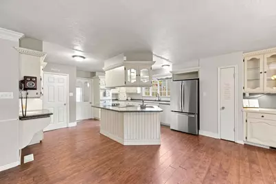 262 E Center St, Bountiful, UT 84010 - Photo 16
