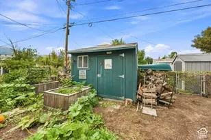 262 E Center St, Bountiful, UT 84010 - Photo 6
