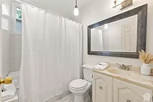 262 E Center St, Bountiful, UT 84010 - Photo 32