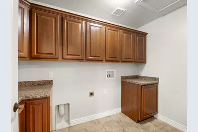 557 W Pumpkin Patch Dr, Saratoga Springs, UT 84045 - Photo 16