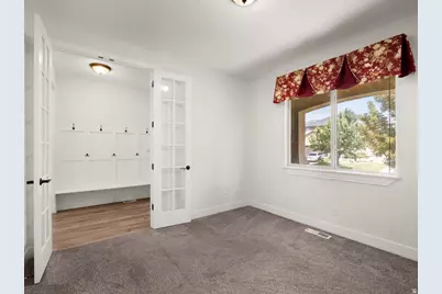 557 W Pumpkin Patch Dr, Saratoga Springs, UT 84045 - Photo 6