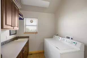 2012 S High Cedar Dr, Cedar City, UT 84720 - Photo 22
