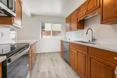 742 E Silver Shadow Dr, Murray, UT 84107 - Photo 8