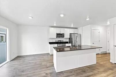 288 N Starboard Dr, Saratoga Springs, UT 84045 - Photo 6