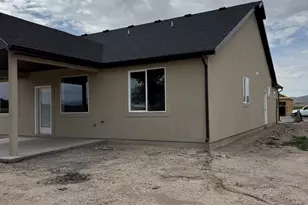 762 N 2450 W, Tremonton, UT 84337 - Photo 2