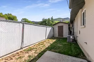 45 S 300 W, Farmington, UT 84025 - Photo 18