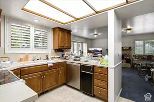 1802 Whispering Oaks Dr, Ogden, UT 84403 - Photo 16
