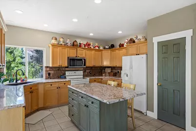 1333 E Martha Dunyon Cir, Draper, UT 84020 - Photo 14