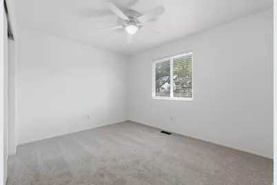 5569 W Tiger Lily Ct, West Jordan, UT 84081 - Photo 14