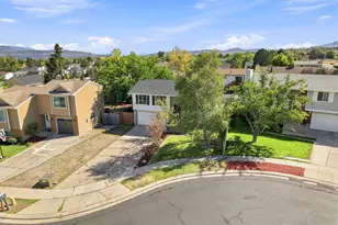 5569 W Tiger Lily Ct, West Jordan, UT 84081 - Photo 28