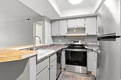 945 E Creek Hill Ln #10, Midvale, UT 84047 - Photo 8
