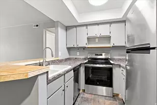 945 E Creek Hill Ln, Midvale, UT 84047 - Photo 8