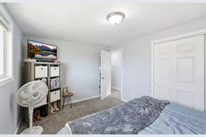 10384 S Amaryllis Dr, Sandy, UT 84094 - Photo 12