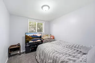 10384 S Amaryllis Dr, Sandy, UT 84094 - Photo 14