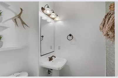 6360 N Willow Creek Rd, Mountain Green, UT 84050 - Photo 22
