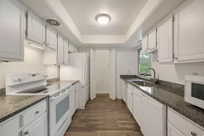 5572 S Marshwood Ln #E, Murray, UT 84107 - Photo 8