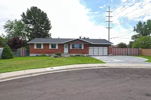 2683 W Castle Oaks Circle, Taylorsville, UT 84129 - Photo 2