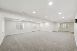 8433 S 6465 W, West Jordan, UT 84081 - Photo 28
