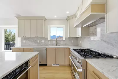 11753 S Lampton View Dr, Riverton, UT 84065 - Photo 8