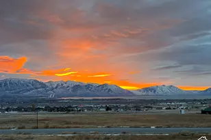 947 W Coral Charm Wy, Saratoga Springs, UT 84045 - Photo 4