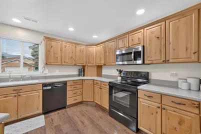 1035 W Hidden Dr, Layton, UT 84041 - Photo 6