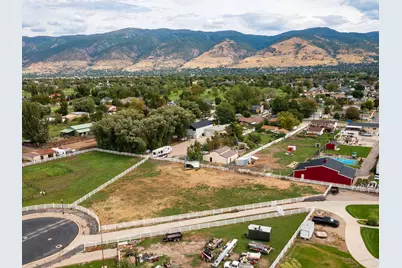1173 W Jessis Meadow Cir #35, West Bountiful, UT 84087 - Photo 4