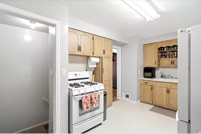 5492 S 2200 W, Roy, UT 84067 - Photo 8