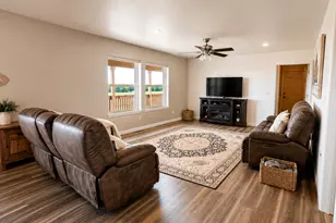 208 E 4250 S, Vernal, UT 84078 - Photo 8