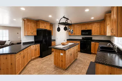 208 E 4250 S, Vernal, UT 84078 - Photo 6