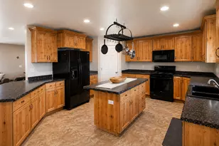 208 E 4250 S, Vernal, UT 84078 - Photo 6