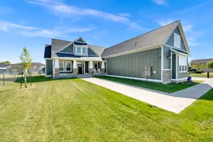 547 W 2550 N, Harrisville, UT 84414 - Photo 2