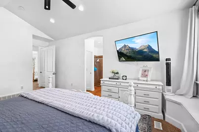 648 W 2400 S, Syracuse, UT 84075 - Photo 8