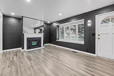 683 E Countryside Ct #UNIT 6, Midvale, UT 84047 - Photo 2