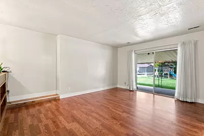 10492 N 4800 W, Highland, UT 84003 - Photo 12