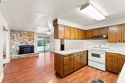 10492 N 4800 W, Highland, UT 84003 - Photo 14