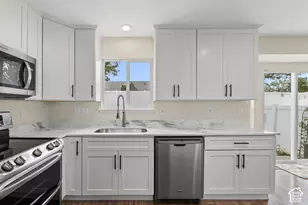 3138 W Davencourt Loop, Lehi, UT 84048 - Photo 8