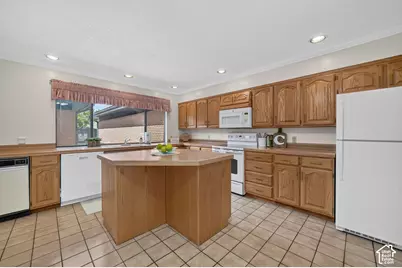 2009 Ridgewood Way, Bountiful, UT 84010 - Photo 12