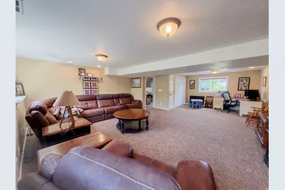 1124 W 2700 S, Syracuse, UT 84075 - Photo 30