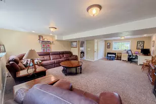 1124 W 2700 S, Syracuse, UT 84075 - Photo 30