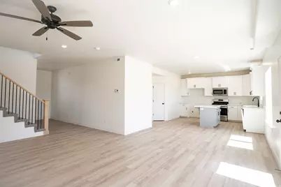 497 W 1800 N, Harrisville, UT 84404 - Photo 4