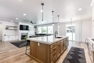 10926 S Glamis Dune Dr, South Jordan, UT 84009 - Photo 2