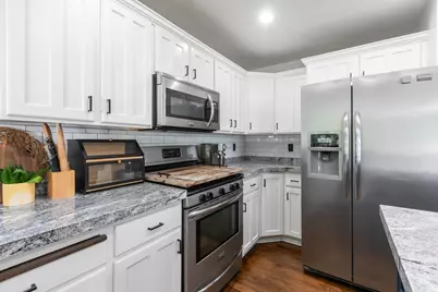 1043 N 2025 W, Layton, UT 84041 - Photo 8