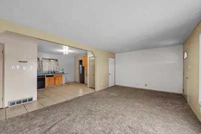 154 E 4800 S, Washington Terrace, UT 84405 - Photo 6