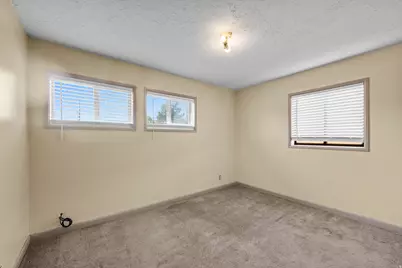 154 E 4800 S, Washington Terrace, UT 84405 - Photo 8