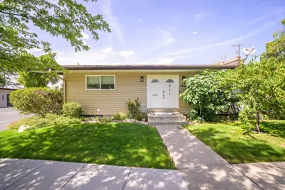 4533 S Tanglewood Dr E, Holladay, UT 84117 - Photo 2