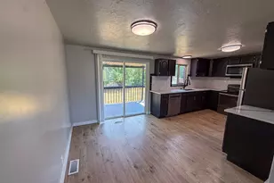 100 N 450 W, Layton, UT 84041 - Photo 2