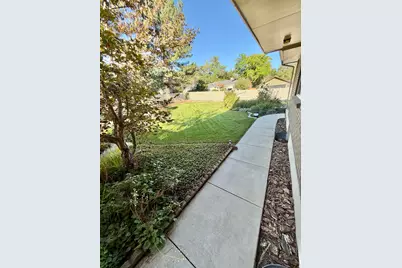 2924 E Robidoux Rd, Sandy, UT 84093 - Photo 60