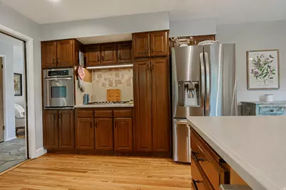 2924 E Robidoux Rd, Sandy, UT 84093 - Photo 24